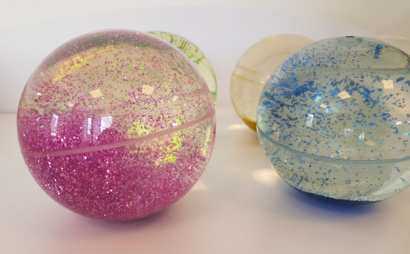 Glitter bold m. vand - assorteret - Ø10 